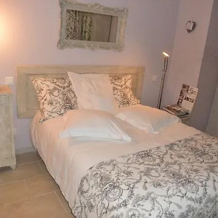 La Maison De Jeanne Holiday home Chateney